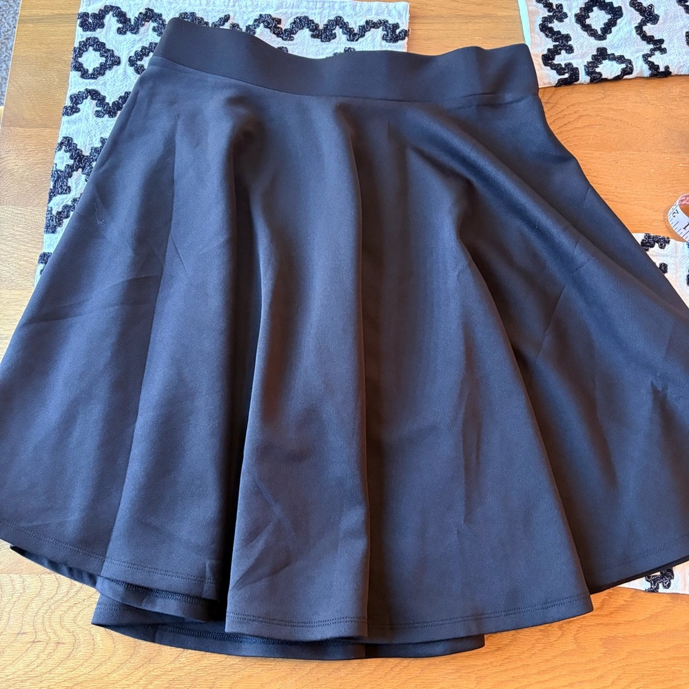 Made by Johnny skater circle black Skirt juniors size XL